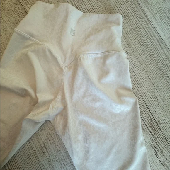 Buffbunny Leggings Shiny White Leopard High Waist Full Length XS - Picture 6 of 11